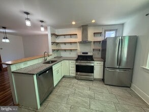 3352 Englewood St in Philadelphia, PA - Foto de edificio - Building Photo