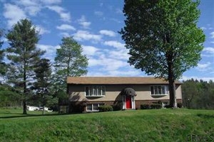 243-245 Paisley Rd in Ballston Spa, NY - Building Photo