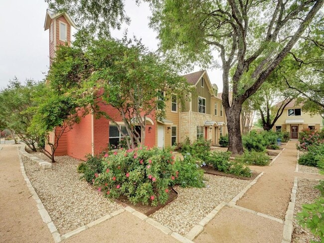 1101 Grove Blvd in Austin, TX - Building Photo - Building Photo