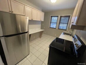 219 La Plaza Ct in Royal Oak, MI - Building Photo - Building Photo