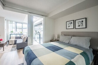 231 Fort York Blvd in Toronto, ON - Building Photo - Building Photo