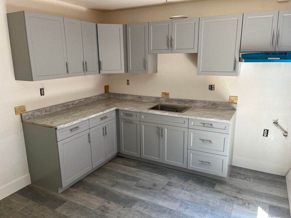 10030 River St in Lakeside, CA - Building Photo