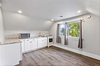 102 Colby St in Rochester, NY - Building Photo - Building Photo