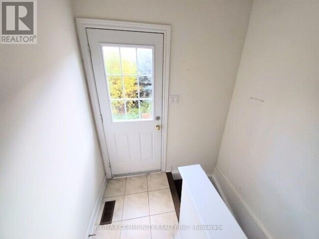 56 Powell Dr in Brampton, ON - Building Photo - Building Photo