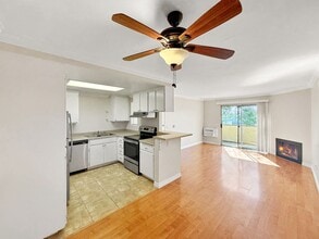 206 Woodland Pkwy in San Marcos, CA - Building Photo - Building Photo