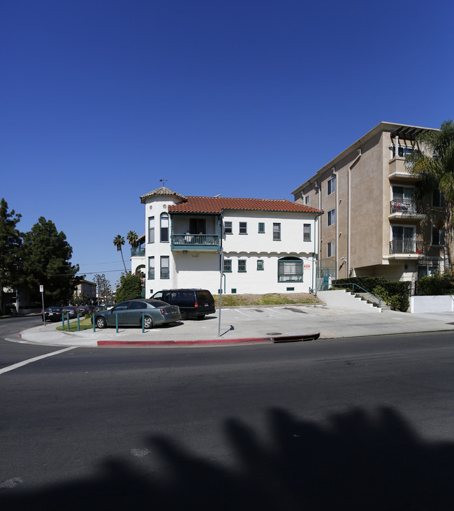 4051-4065 W 4th St in Los Angeles, CA - Building Photo - Building Photo