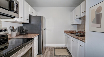 Wynbrook & Mayfair in Stratford, ON - Building Photo - Building Photo
