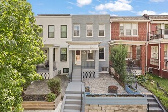 209 Douglas St NE in Washington, DC - Building Photo - Building Photo