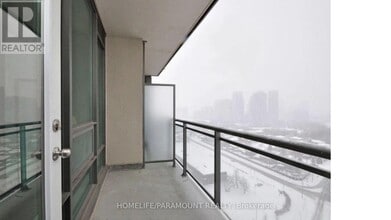 3525 Kariya Dr in Mississauga, ON - Building Photo - Building Photo