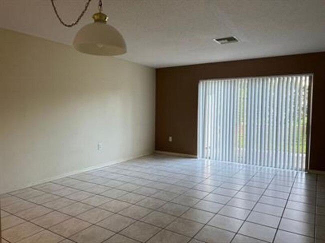 271 Hart Ln in Kissimmee, FL - Building Photo - Building Photo