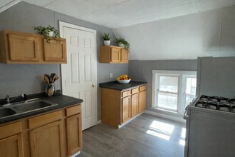 1222 Eastern Ave SE, Unit 2 in Grand Rapids, MI - Foto de edificio - Building Photo