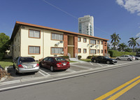 10200 E Bay Harbor Dr in Miami Beach, FL - Foto de edificio - Building Photo