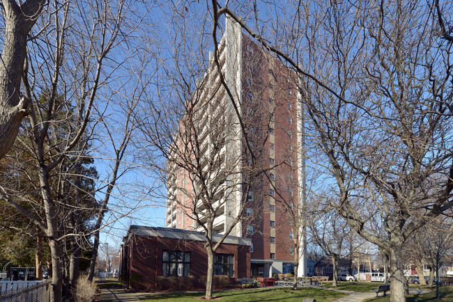 Pagnano Towers in Quincy, MA - Building Photo - Building Photo