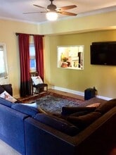 1026 Paradrome St, Unit 1 in Cincinnati, OH - Foto de edificio - Building Photo