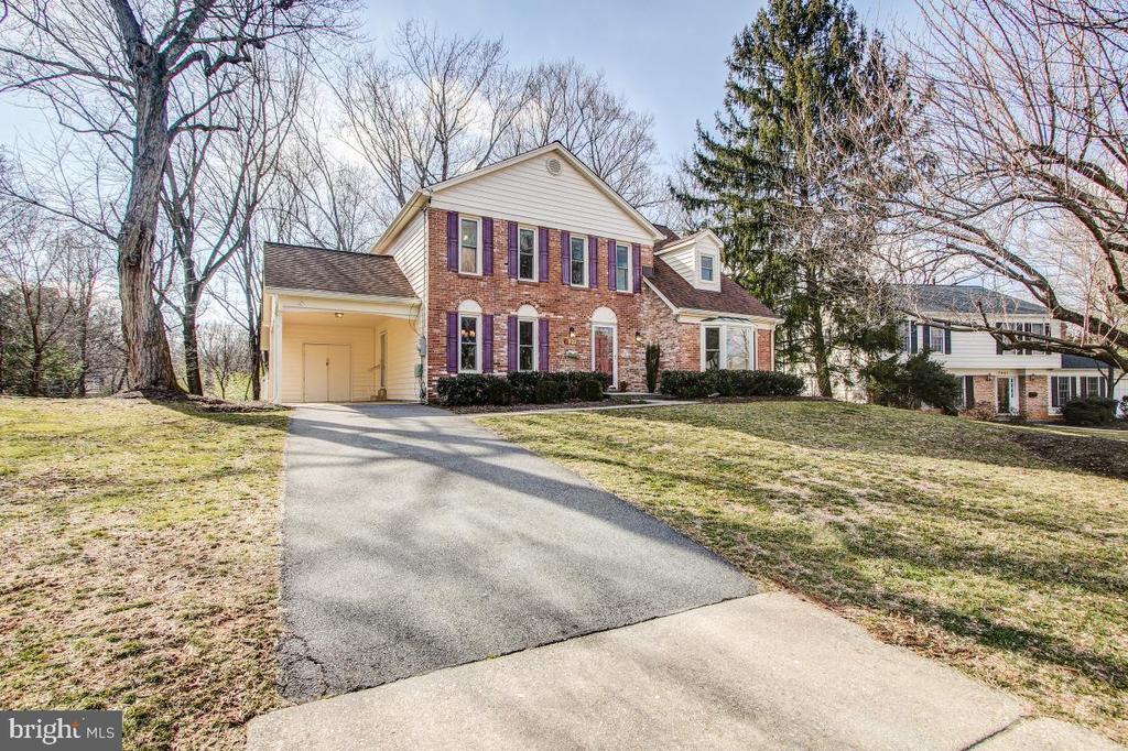 7923 Ivymount Terrace in Potomac, MD - Building Photo