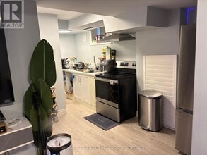 33 Bounty Ave in Thorold, ON - Building Photo - Building Photo