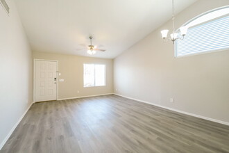 3725 W Cat Balue Dr in Glendale, AZ - Building Photo - Building Photo
