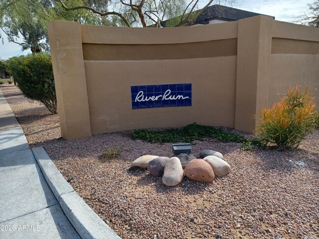 property at 1423 N Oak St