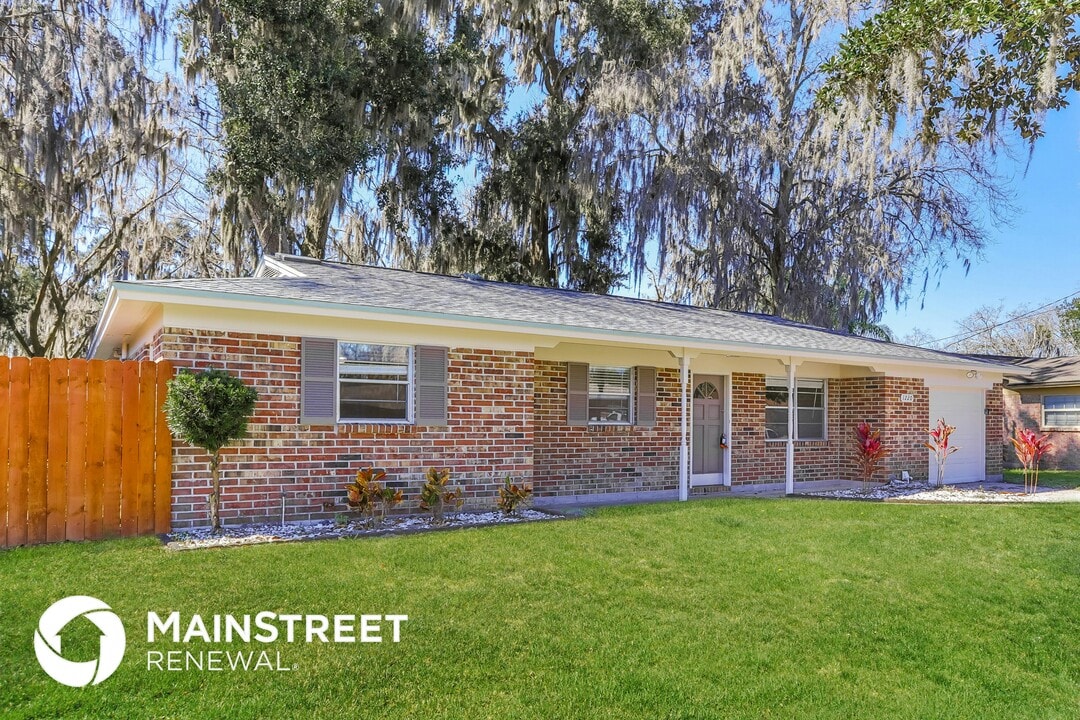 1220 Arbor Cir in Orange Park, FL - Building Photo