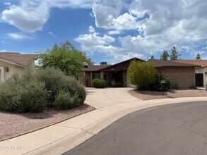 8473 E Pierce St in Scottsdale, AZ - Building Photo - Building Photo