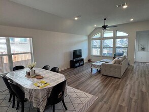 201 Dove Tree Dr in Buda, TX - Building Photo - Building Photo