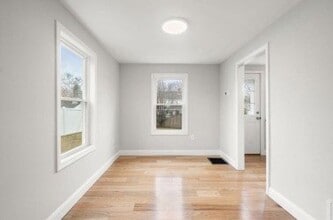 98 Uncatena Ave, Unit 98 Uncatena Ave in Worcester, MA - Building Photo - Building Photo