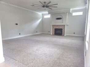 101 N Daniels St in Oakland, FL - Building Photo - Building Photo