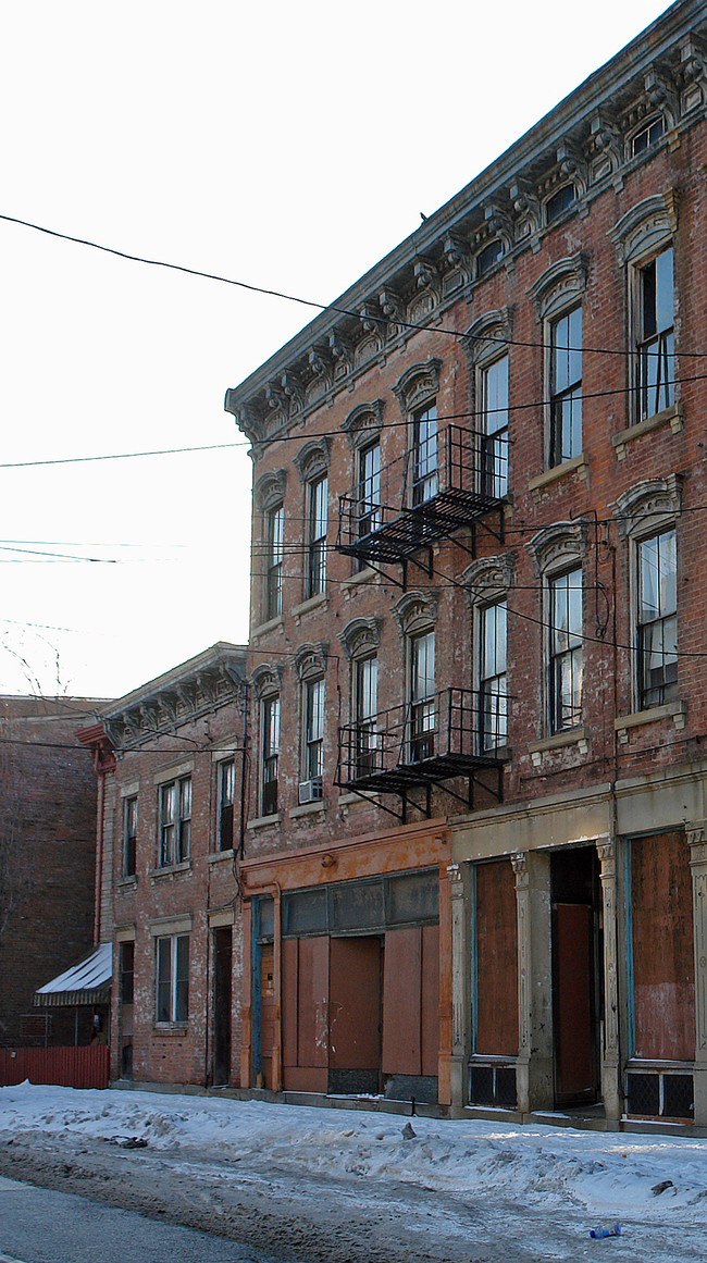 461 W McMicken Ave in Cincinnati, OH - Building Photo - Building Photo