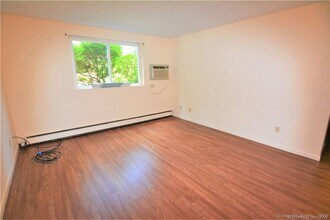 185 Scott Rd in Waterbury, CT - Building Photo - Building Photo