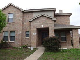 321 Quail Run Rd in Red Oak, TX - Building Photo