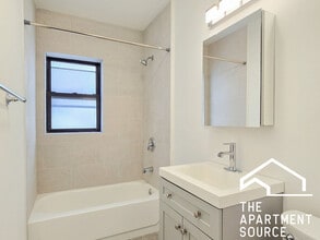 540 W Briar Pl in Chicago, IL - Building Photo - Building Photo