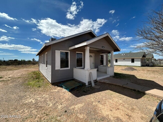 2106 N Cougar Pl in Douglas, AZ - Building Photo - Building Photo