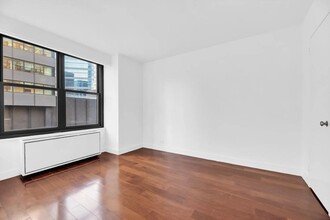 117 E 57th St in New York, NY - Building Photo - Building Photo