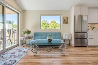 116 S Glenroy Ave in Los Angeles, CA - Building Photo - Building Photo