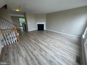 4194 La Mauricie Loop in Dumfries, VA - Building Photo - Building Photo