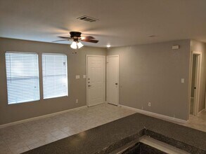 5817 Spring Meadow Rd in Austin, TX - Building Photo - Building Photo