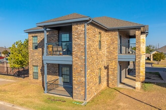 Sterling Springs Villas in Midland, TX - Foto de edificio - Building Photo