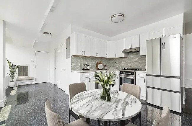 64 Delancey St in New York, NY - Foto de edificio - Building Photo