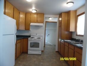 153 W Taylor St in Carlton, OR - Building Photo - Building Photo