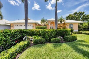 6392 Woodbirch Pl in Sarasota, FL - Building Photo