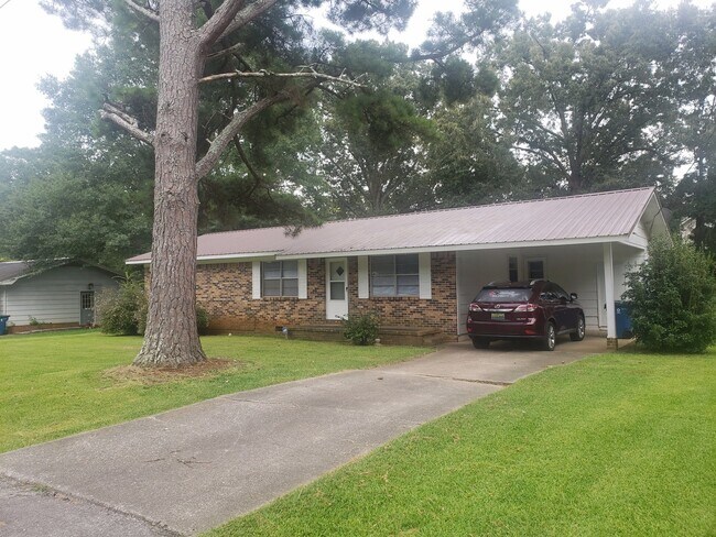 932 Carson Ln SW in Jacksonville, AL - Building Photo - Building Photo