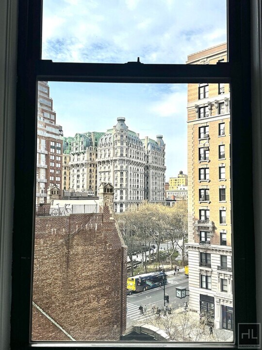 WEST 72 STREET in New York, NY - Building Photo