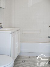 4817 N Wolcott Ave, Unit 2B in Chicago, IL - Foto de edificio - Building Photo