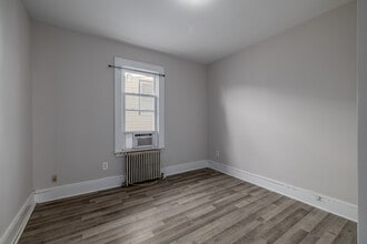 11 Courtland St in Paterson, NJ - Foto de edificio - Interior Photo
