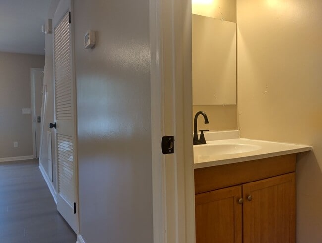 property at 2804 Oak Hill Dr