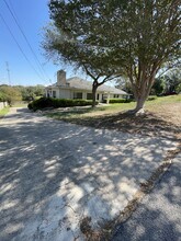 6597 Kings Crown E in San Antonio, TX - Building Photo - Building Photo