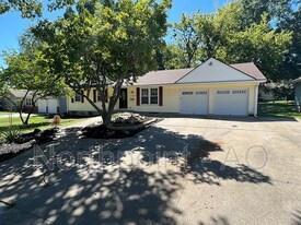 10007 E 77th Terrace in Raytown, MO - Building Photo