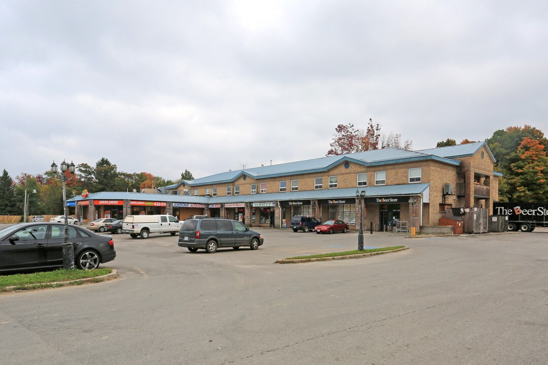 945 Innisfil Beach Rd in Innisfil, ON - Building Photo