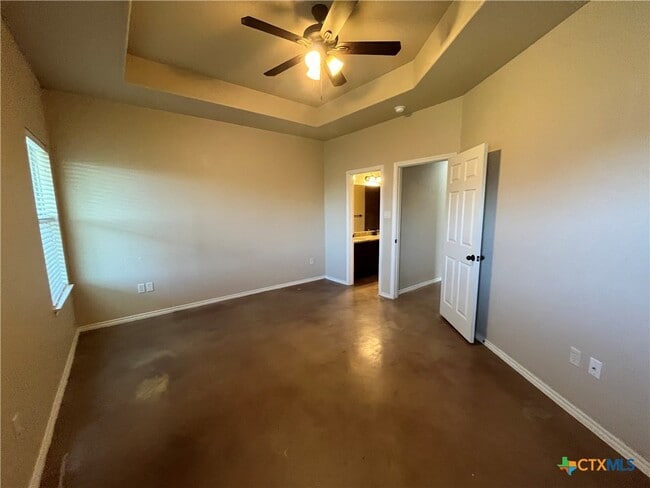 property at 170 Joanne Cv