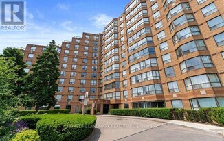 6 Humberline Dr in Toronto, ON - Building Photo